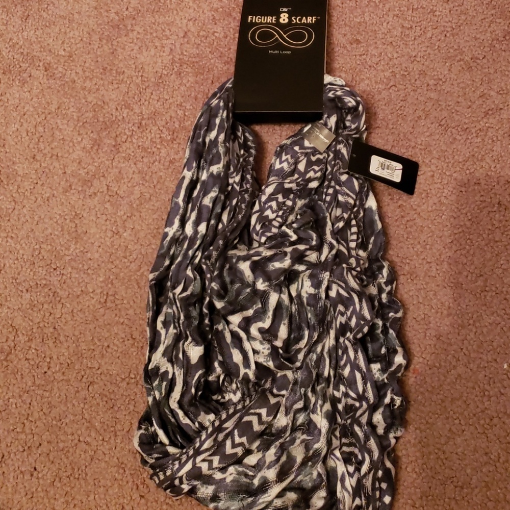 Scarf - figure 8 Multi loop